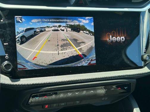 Bright White Clearcoat 2026 Jeep Cherokee LAREDO/LIMITED