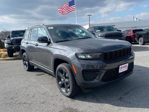 2025 Jeep Grand Cherokee Laredo