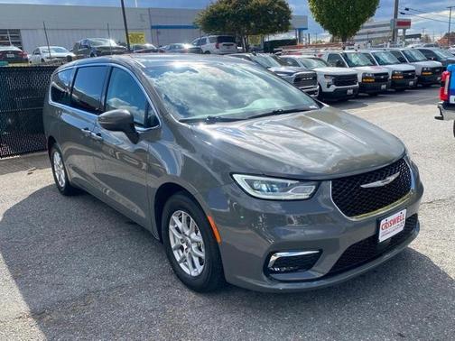 2023 Chrysler Pacifica Touring-L