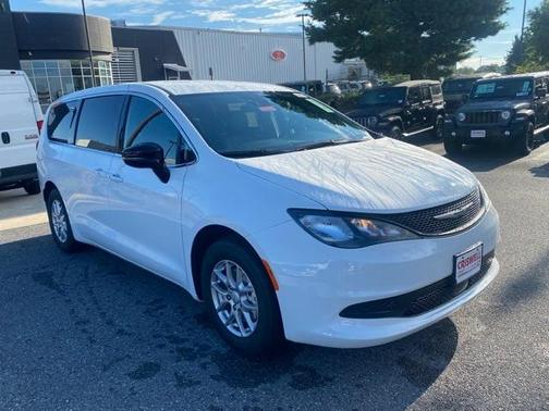 2026 Chrysler Voyager LX