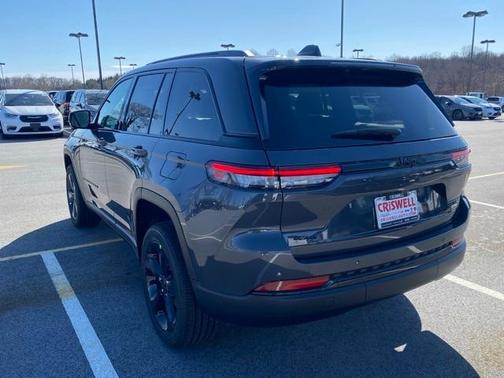 2025 Jeep Grand Cherokee Laredo