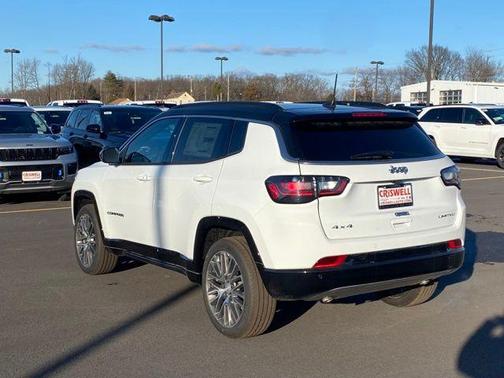 Bright White Clearcoat 2024 Jeep Compass Limited