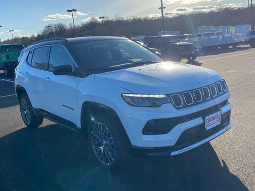 Bright White Clearcoat 2024 Jeep Compass Limited