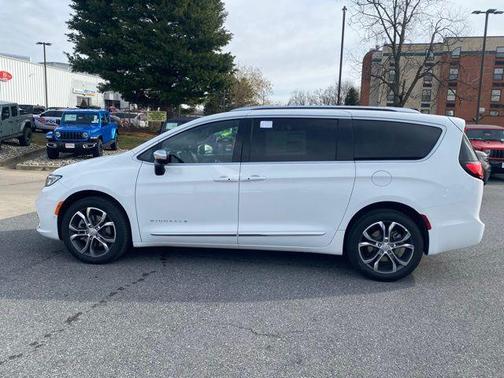 2026 Chrysler Pacifica Pinnacle