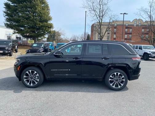 2025 Jeep Grand Cherokee Overland