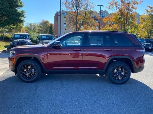 2025 Jeep Grand Cherokee Laredo
