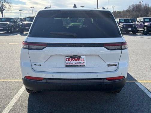 2026 Jeep Grand Cherokee Laredo