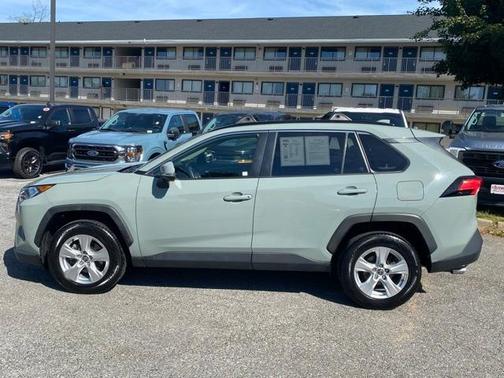 2020 Toyota RAV4 XLE