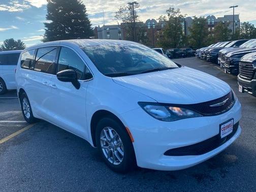 2026 Chrysler Voyager LX