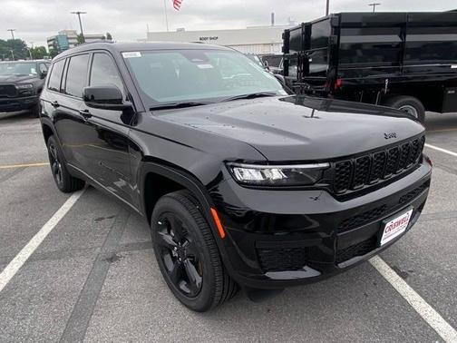 2025 Jeep Grand Cherokee L Laredo