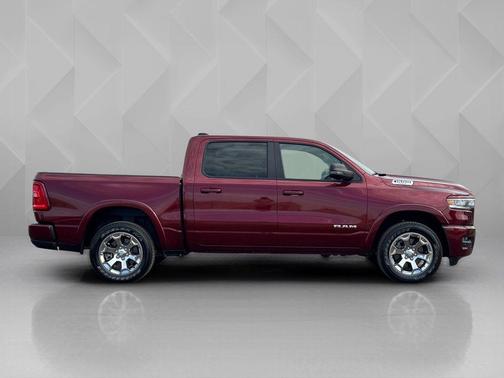 Delmonico Red Pearlcoat 2025 RAM 1500 Big Horn/Lone Star