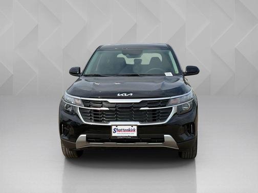 Fusion Black 2026 Kia Seltos LX