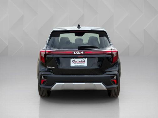 Fusion Black 2026 Kia Seltos LX