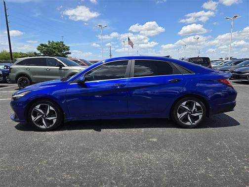 2023 Hyundai ELANTRA Limited