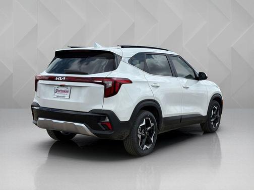 White Pearl 2026 Kia Seltos EX