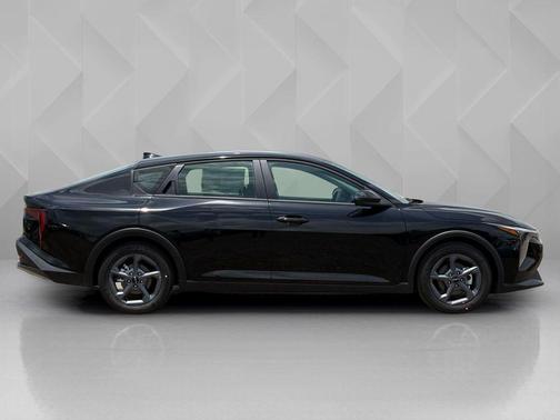 Aurora Black 2026 Kia K4 LXS