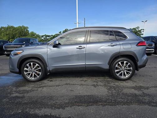 2022 Toyota Corolla Cross XLE