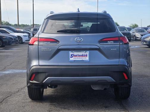 2022 Toyota Corolla Cross XLE