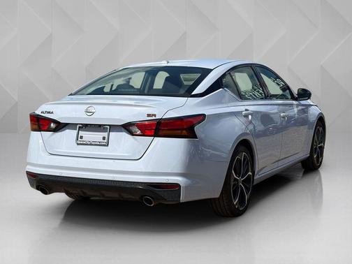 Gray Sky Pearl 2024 Nissan Altima SR FWD
