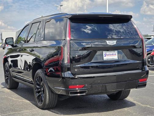 2023 Cadillac Escalade Sport