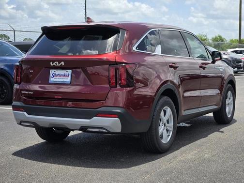 2025 Kia Sorento LX