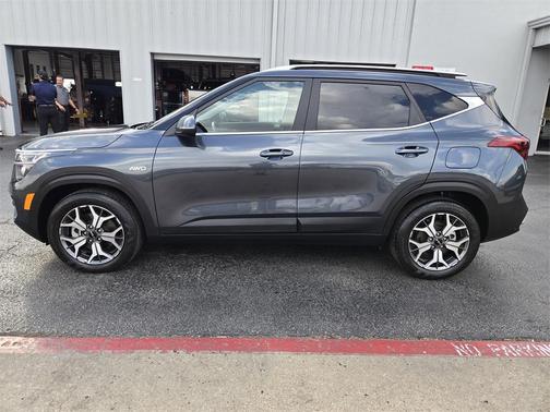 2023 Kia Seltos EX