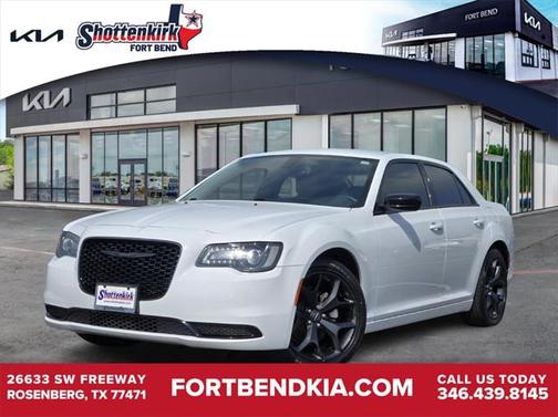 2022 Chrysler 300 Touring