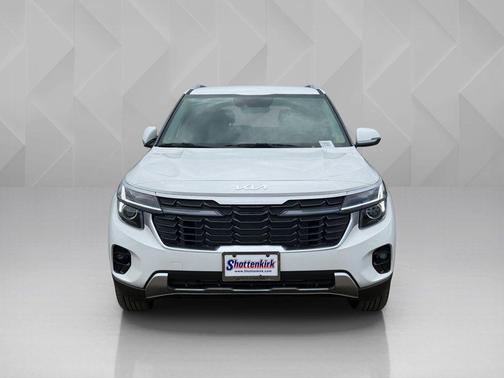 Snow White Pearl 2026 Kia Seltos EX