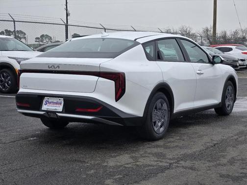 2025 Kia K4 LX