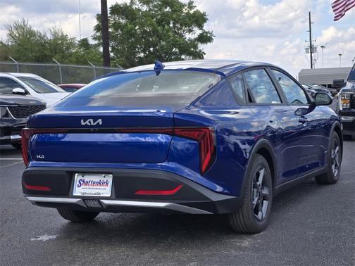 2025 Kia K4 LXS