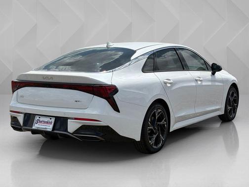 Snow White Pearl 2026 Kia K5 GT-Line