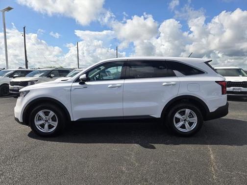 2023 Kia Sorento LX
