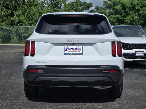 2023 Kia Sorento LX
