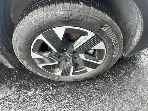 Fresh Powder 2025 Nissan Kicks SV