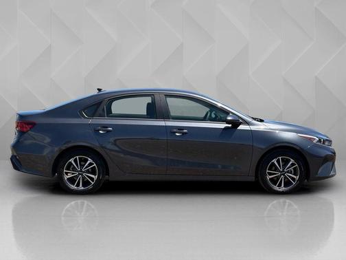 Gravity Gray 2022 Kia Forte LXS