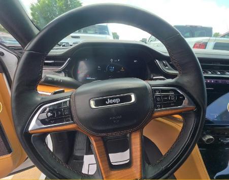 Bright White Clearcoat 2022 Jeep Grand Cherokee Summit