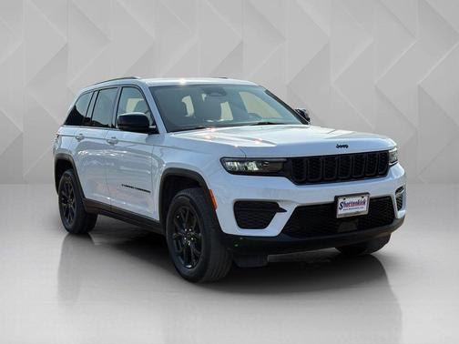Bright White Clearcoat 2024 Jeep Grand Cherokee Altitude