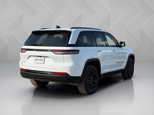 Bright White Clearcoat 2024 Jeep Grand Cherokee Altitude