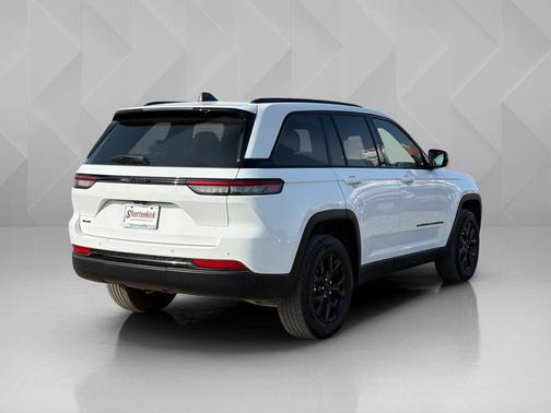 Bright White Clearcoat 2024 Jeep Grand Cherokee Altitude