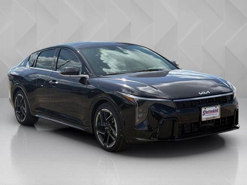 Black Pearl 2026 Kia K4 GT-Line