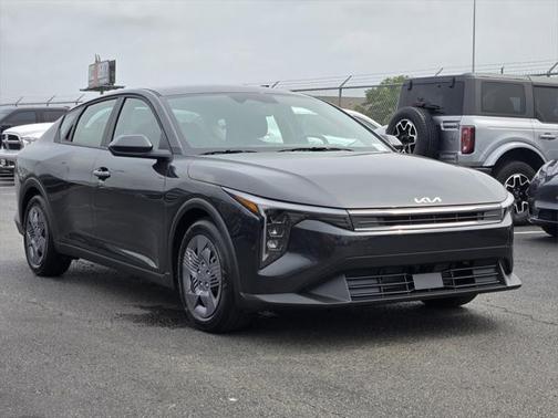 2025 Kia K4 LX