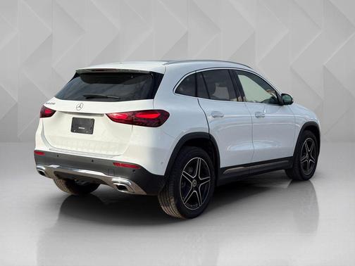 Polar White 2026 Mercedes-Benz GLA 250 4MATIC