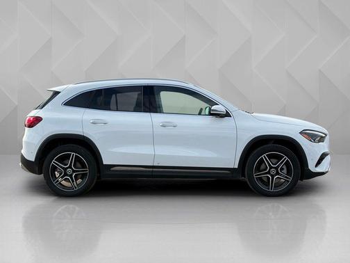 Polar White 2026 Mercedes-Benz GLA 250 4MATIC