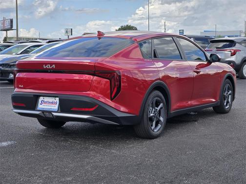 2025 Kia K4 LXS