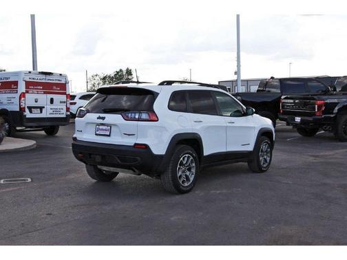 Bright White Clearcoat 2022 Jeep Cherokee Trailhawk