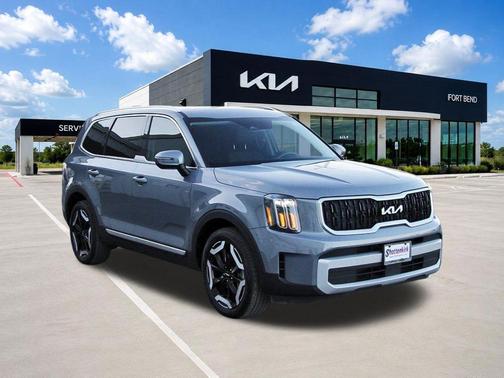 Everlasting Silver 2025 Kia Telluride EX