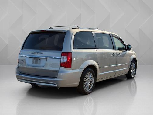 2015 Chrysler Town & Country Limited Platinum