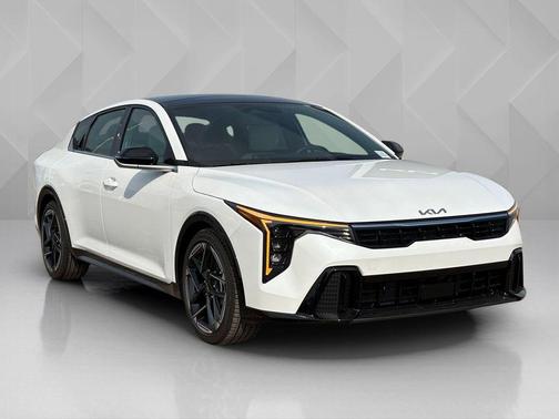 Snow White 2026 Kia K4 GT-Line