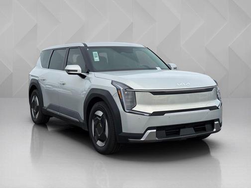 2026 Kia EV9 Light Short Range
