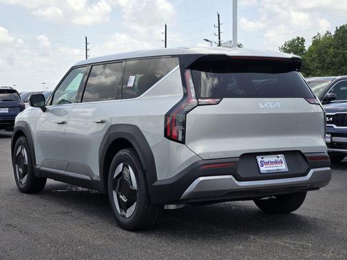 2026 Kia EV9 Light Short Range